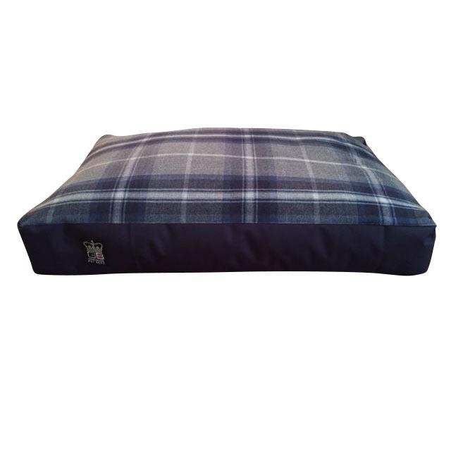 Navy Blue St Ives Check Dog Duvet